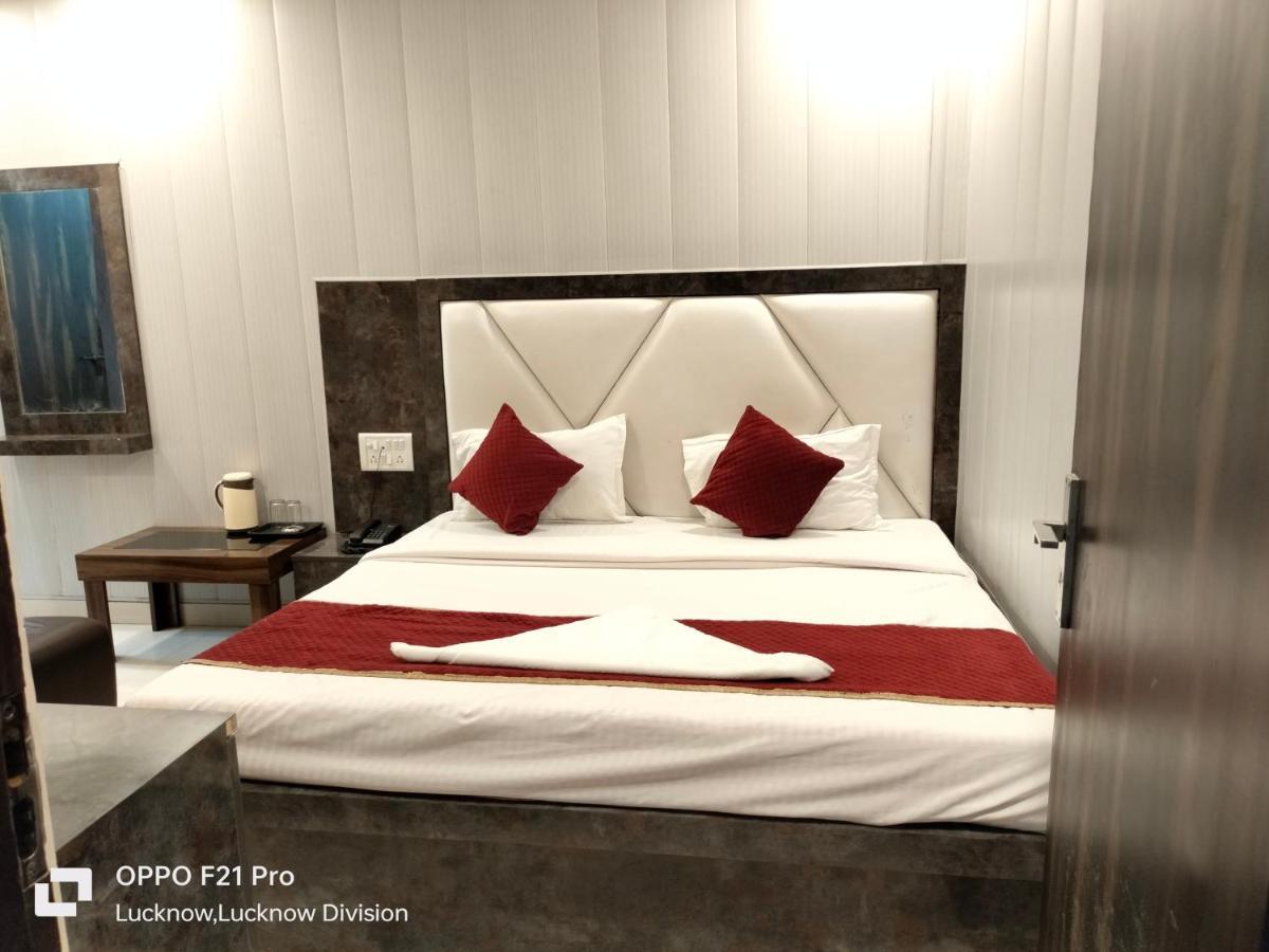Hotel Kbs Lucknow Zewnętrze zdjęcie