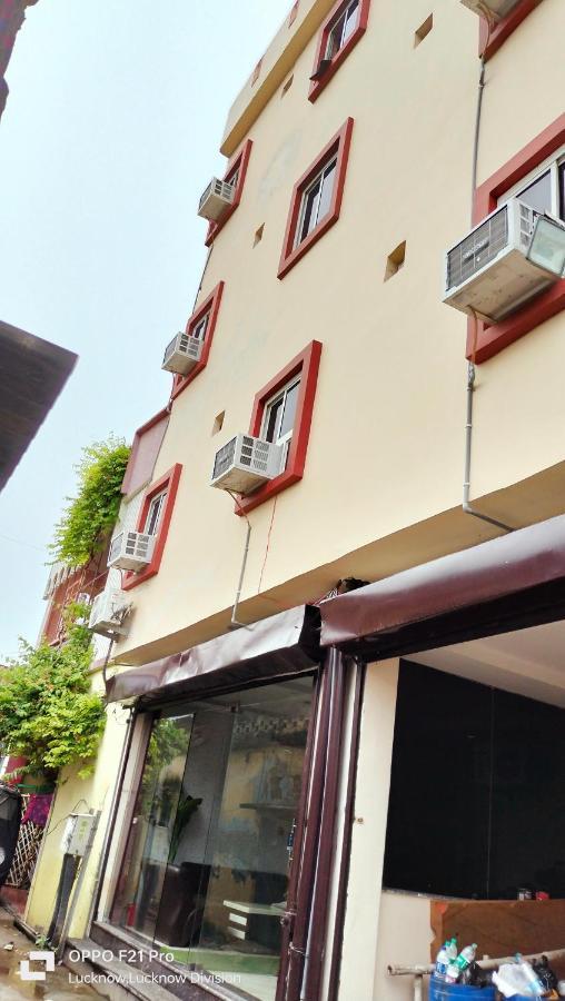 Hotel Kbs Lucknow Zewnętrze zdjęcie