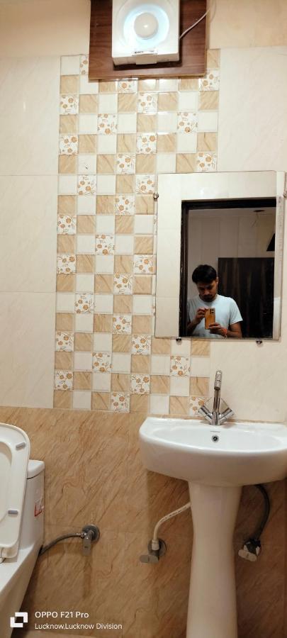 Hotel Kbs Lucknow Zewnętrze zdjęcie