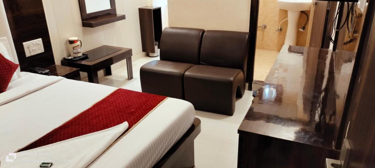 Hotel Kbs Lucknow Zewnętrze zdjęcie